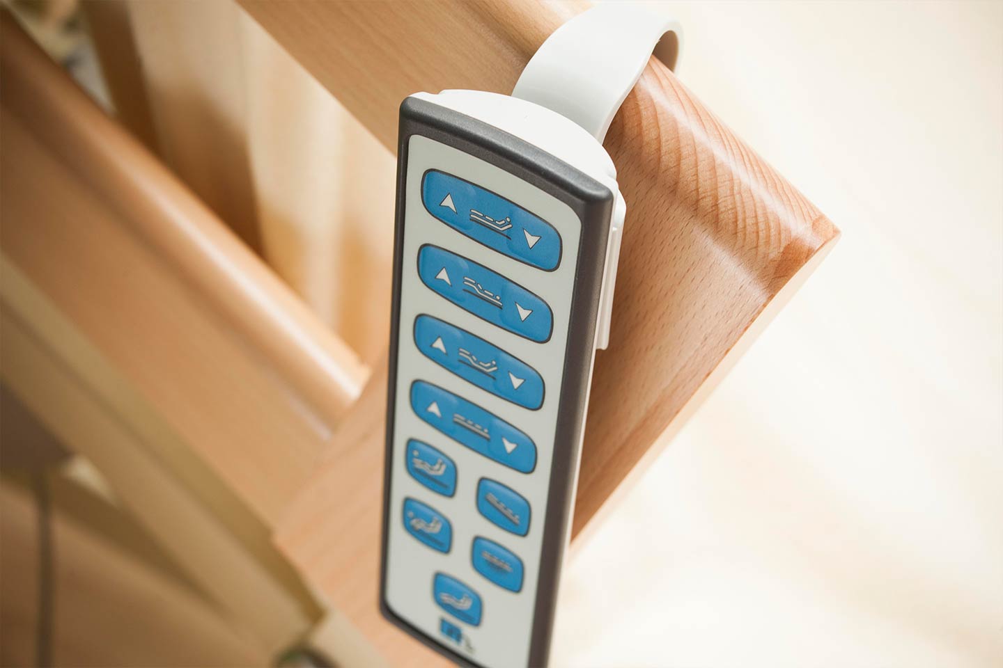 Niedrigbett mit elektronischer Steuerung
